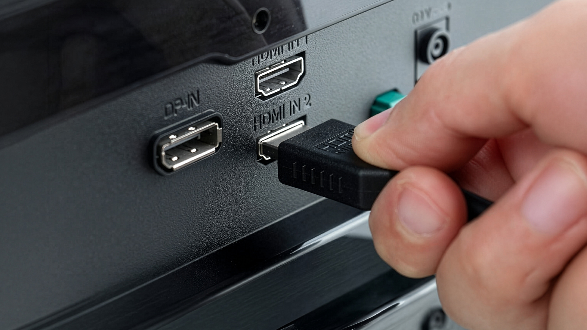 USB-C / Thunderbolt